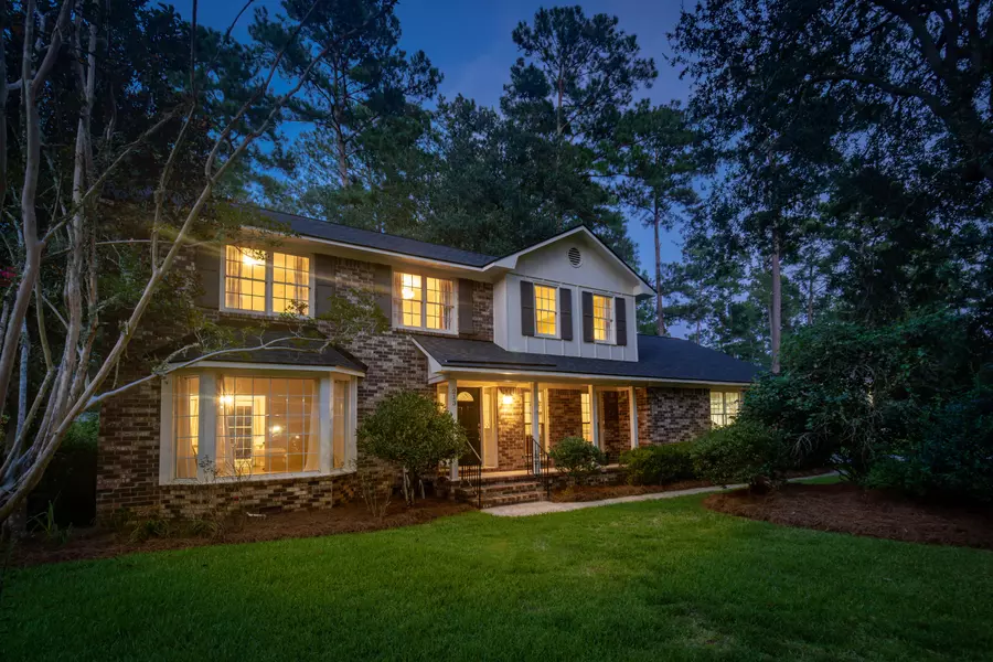 213 Runnymede Ln, Summerville, SC 29485