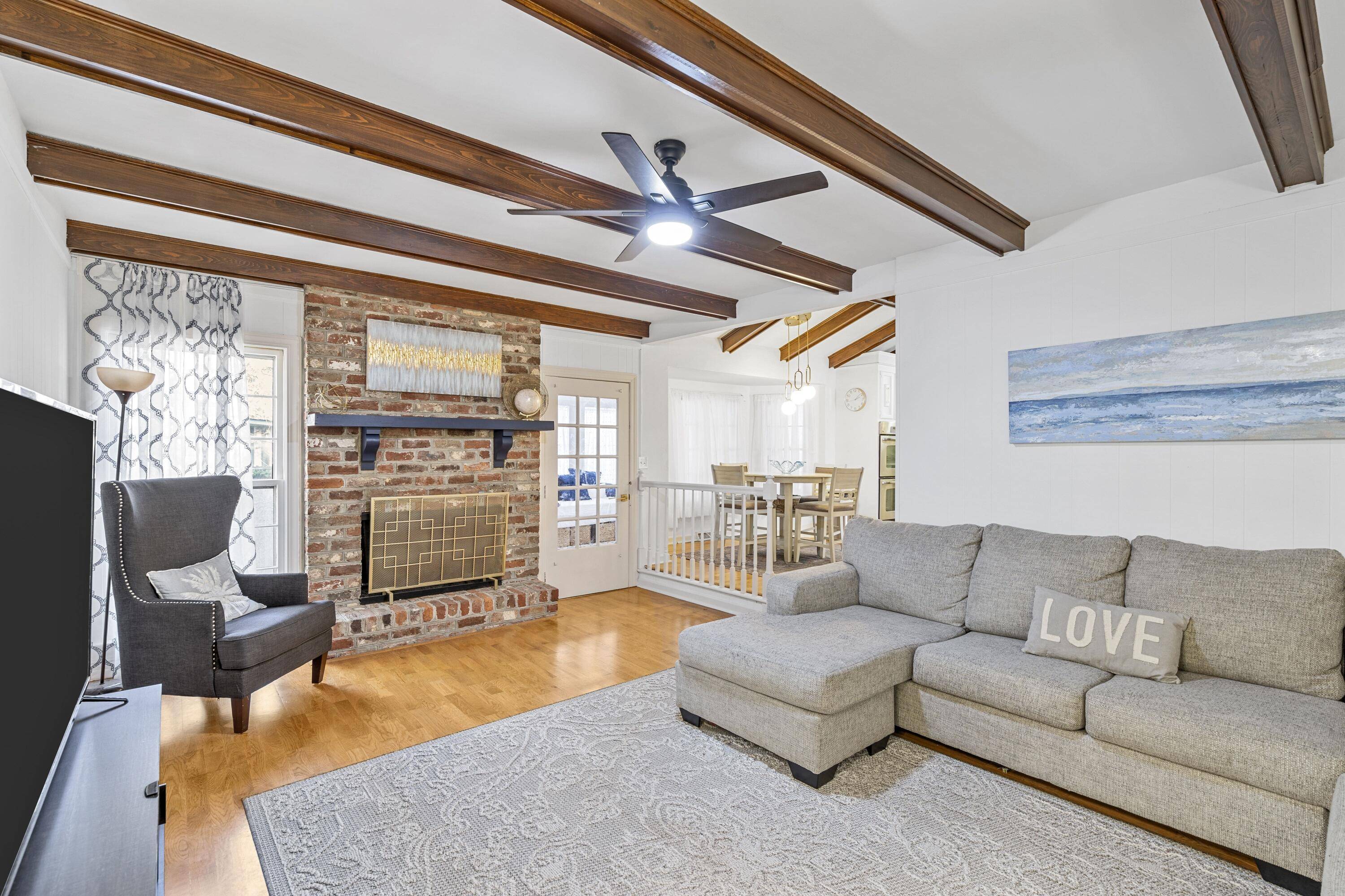 James Island, SC 29412,656 Regina St