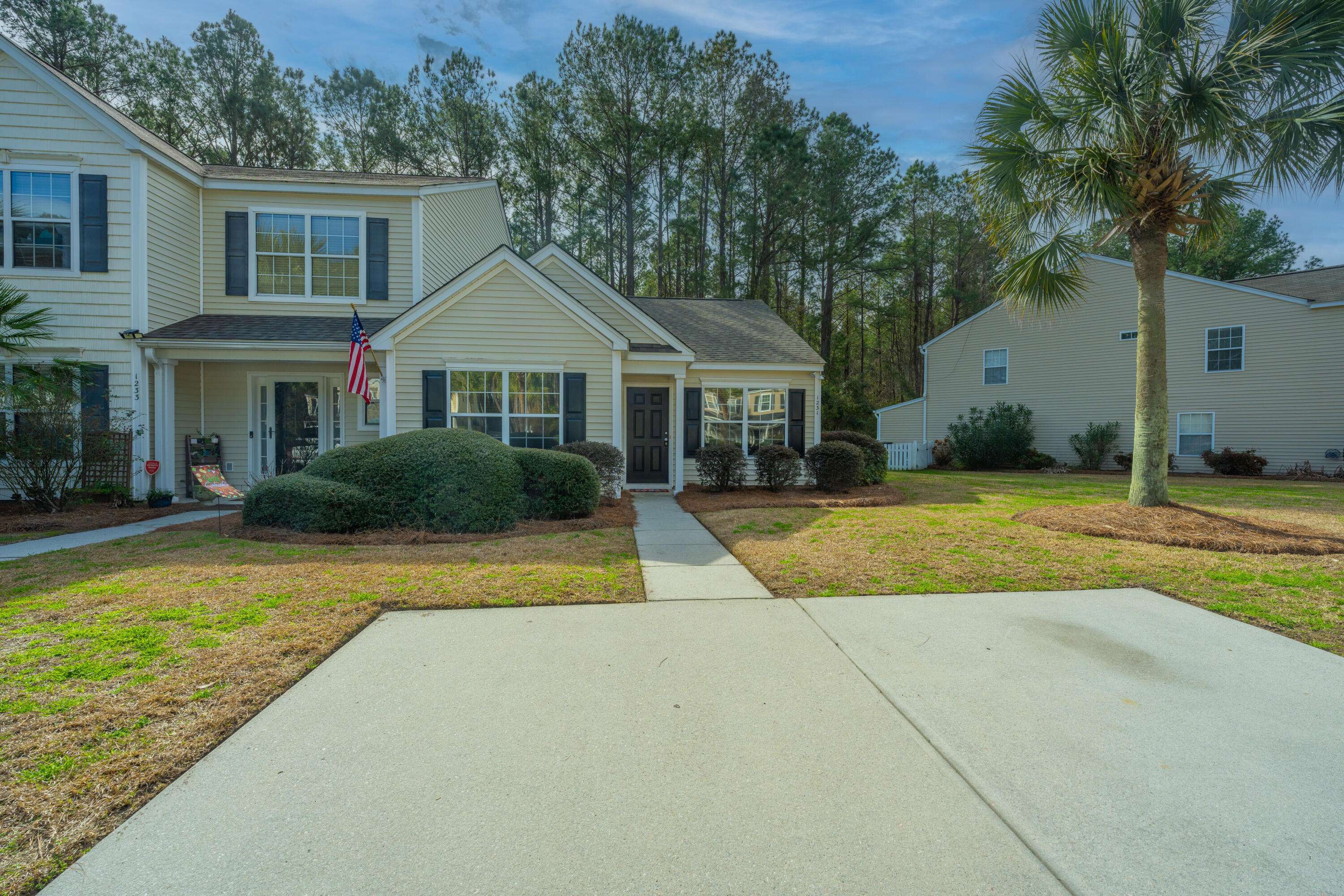 1231 Island Club Dr, Charleston, SC 29492