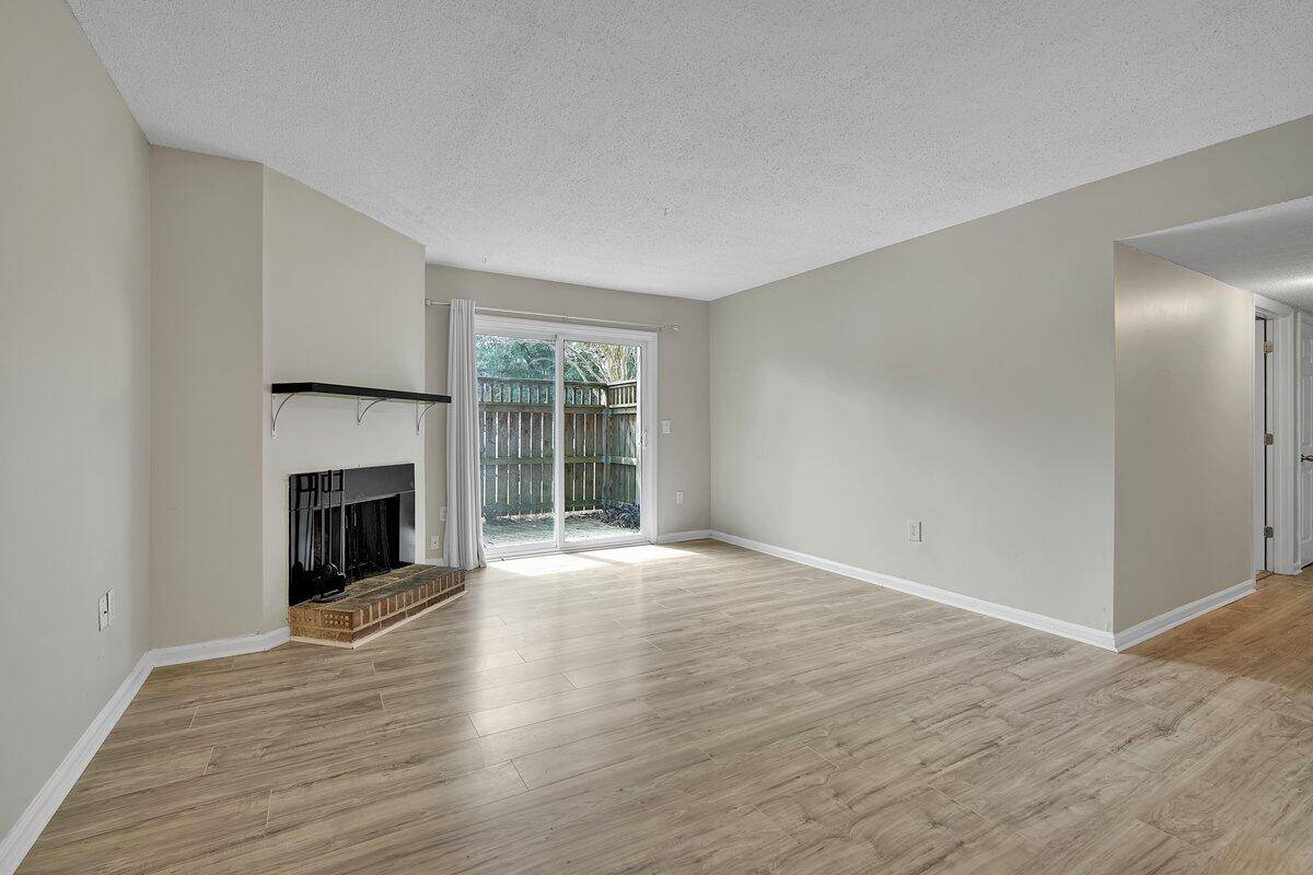 Charleston, SC 29412,1402 Camp Rd #16 B