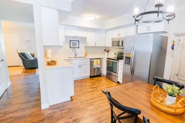 Mount Pleasant, SC 29464,722 Harbor Ln