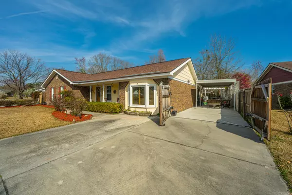 Summerville, SC 29486,413 Indian Dr