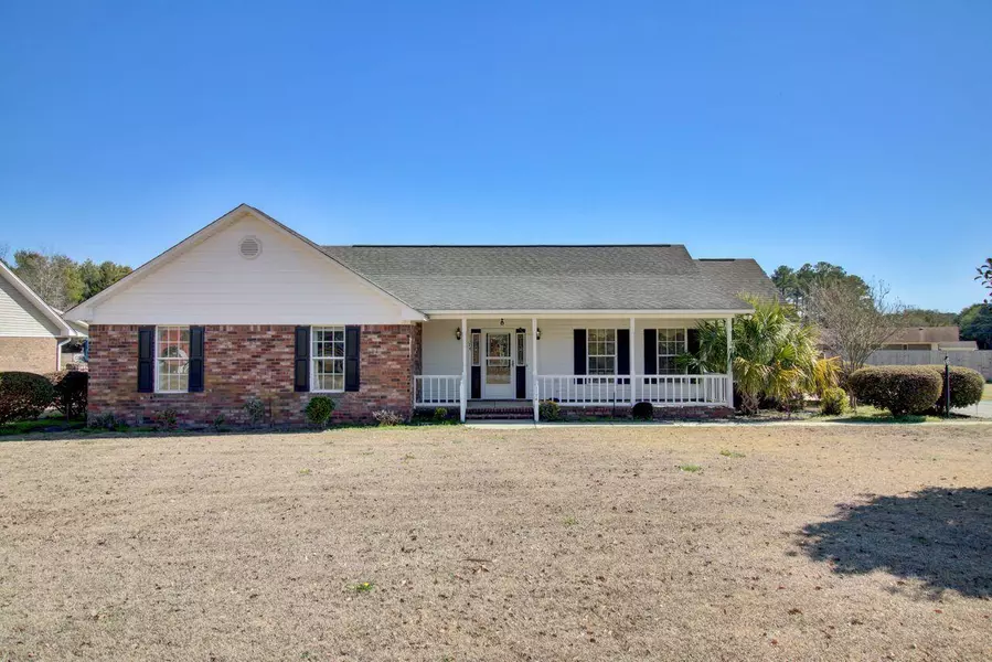 1174 Peggy Ln, Manning, SC 29102