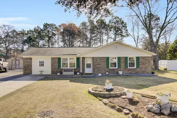 105 E East Gustave Ct, Summerville, SC 29486