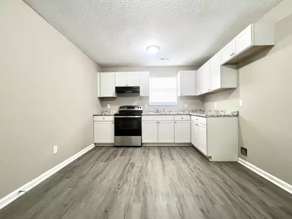 Summerville, SC 29483,104 Ashdown Dr