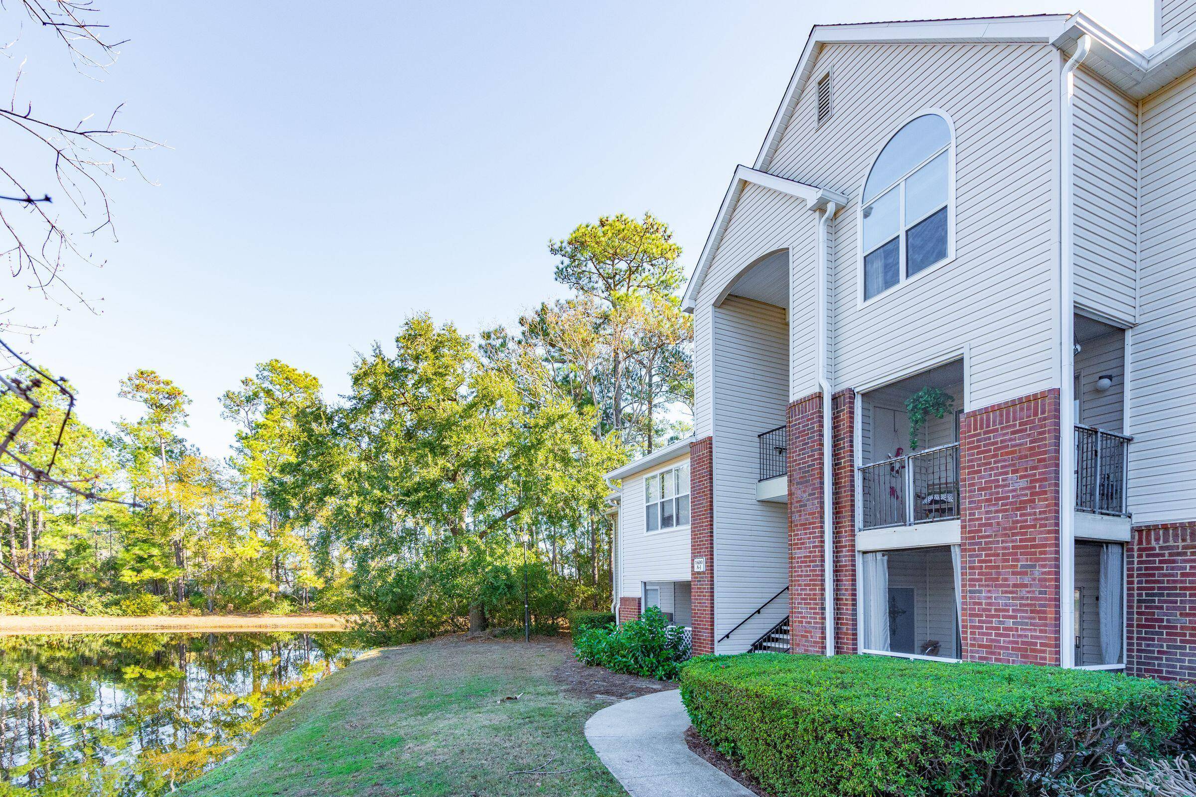 Mount Pleasant, SC 29466,2011 N Highway 17 #1600i