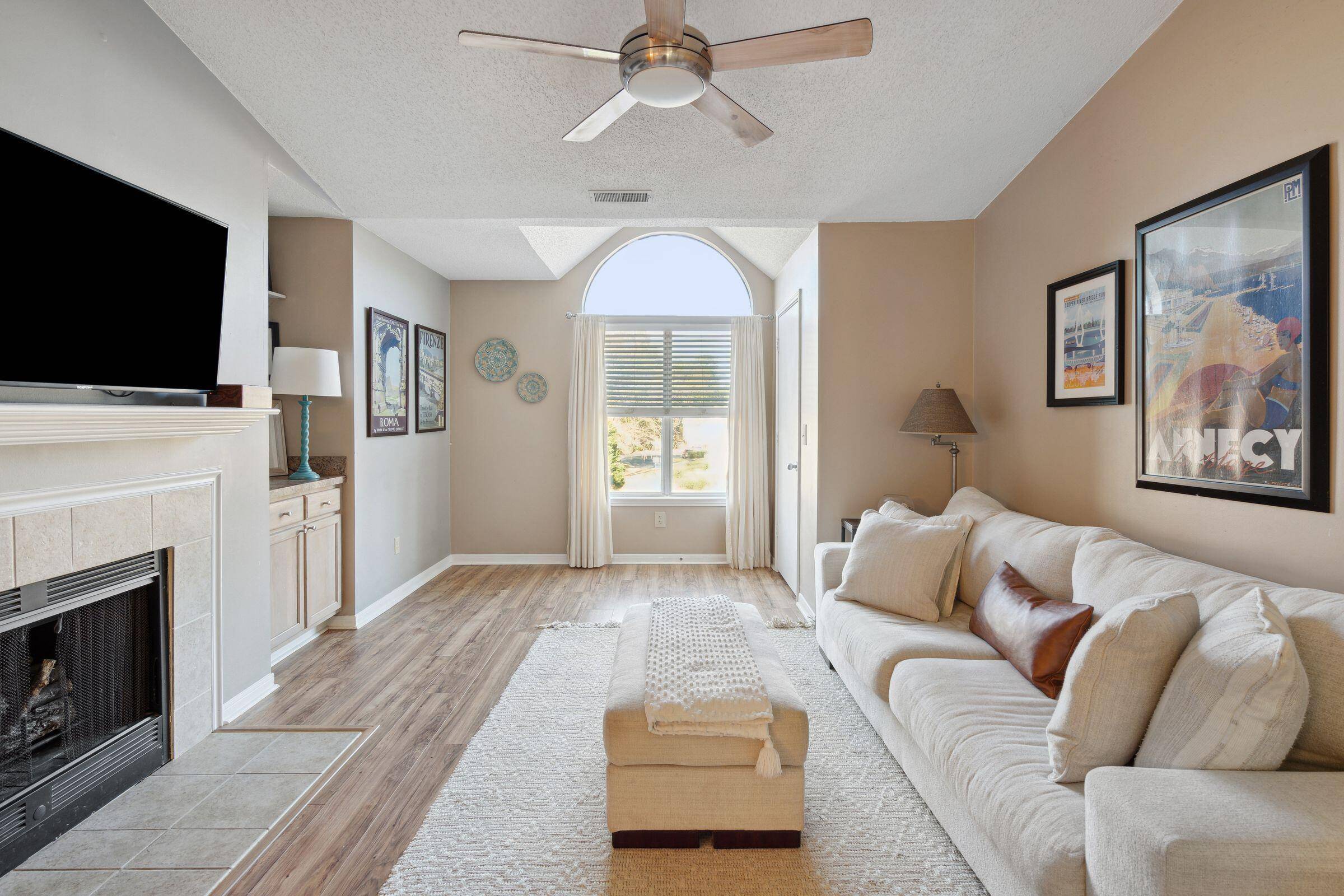 Mount Pleasant, SC 29466,2011 N Highway 17 #1600i