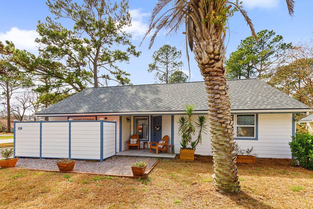 1107 Honeysuckle Ct, Mount Pleasant, SC 29464