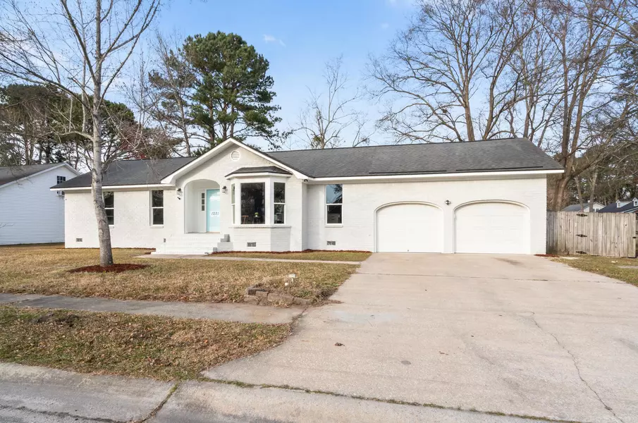 1221 Scotch Pine Ln, Ladson, SC 29456