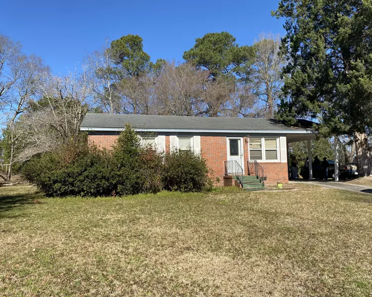 1111 Graham St, Saint Stephen, SC 29479