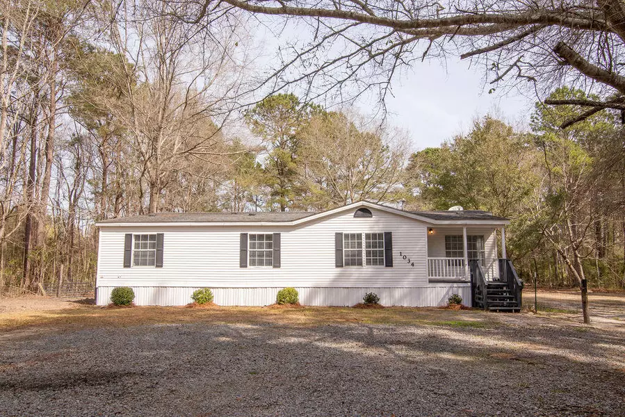 1034 Merell Ave, Bonneau, SC 29431