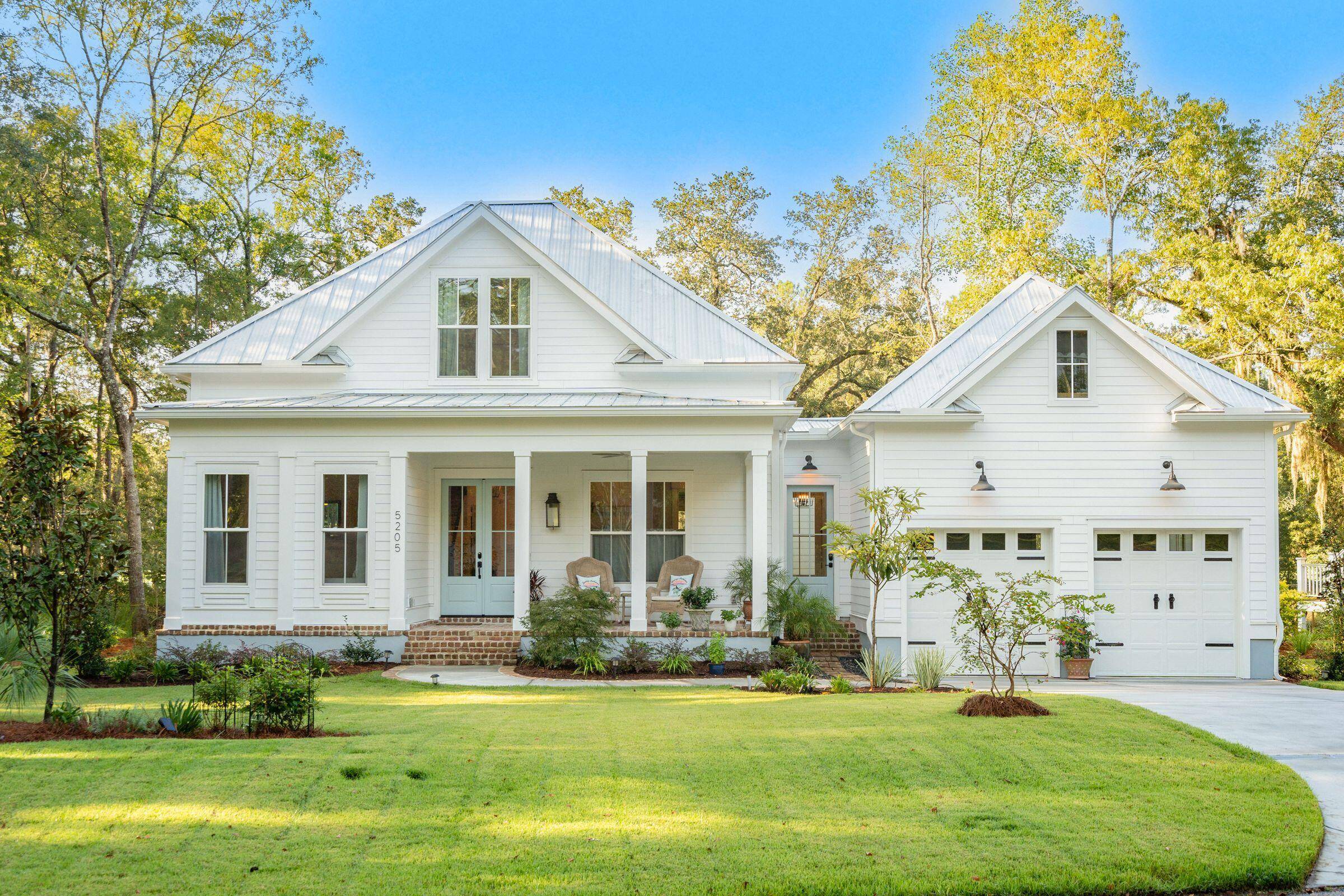 5205 Oak Cove Ln, Hollywood, SC 29449