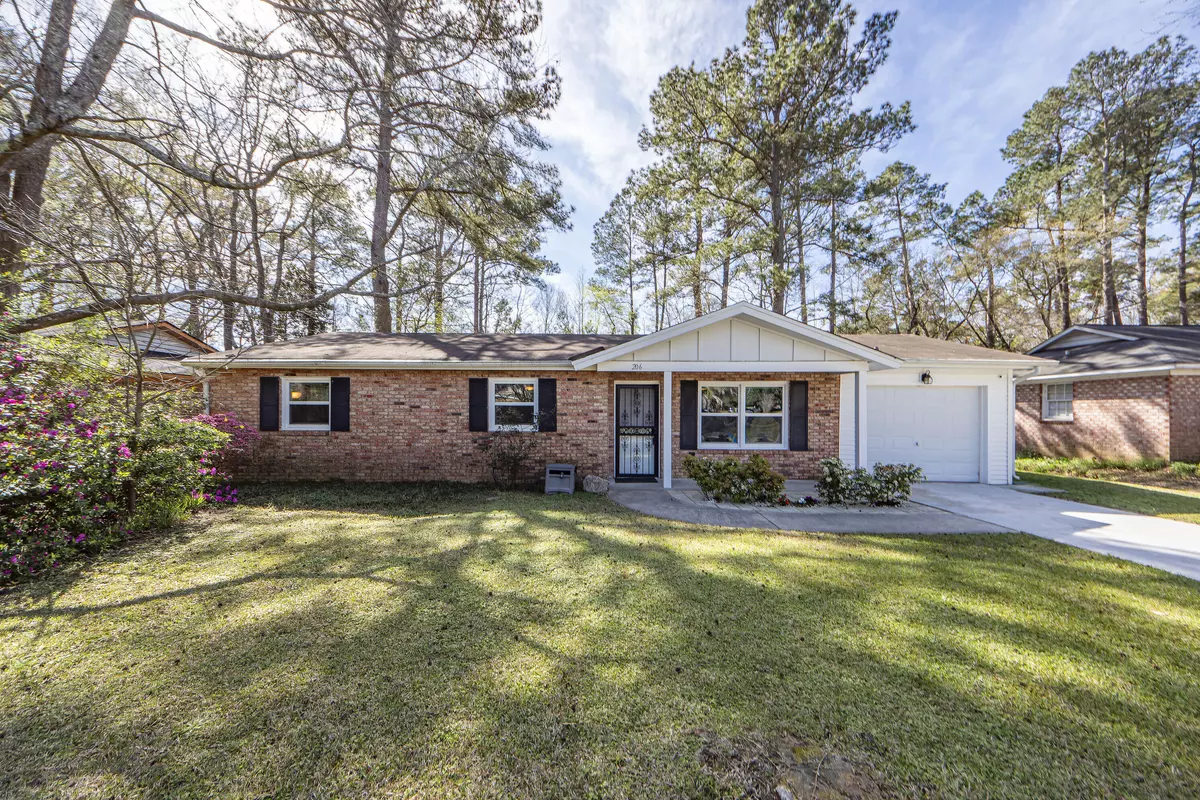 Summerville, SC 29483,206 Longleaf Dr