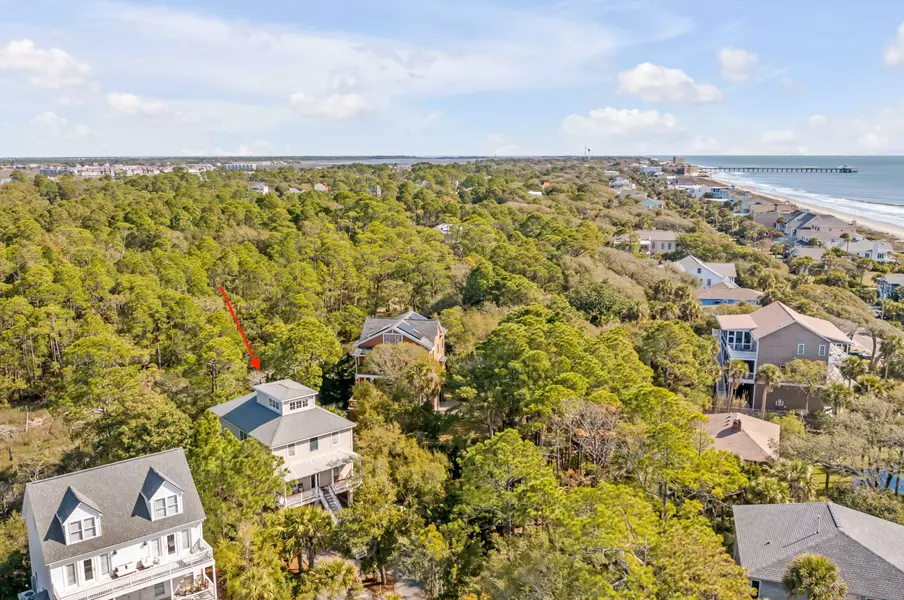 716 W Cooper Ave, Folly Beach, SC 29439