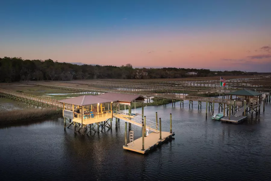 633 Barbados Dr, Charleston, SC 29492