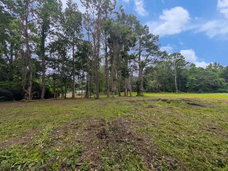 538 Mercantile Rd, Mcclellanville, SC 29458