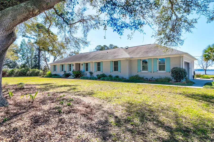 4691 Westervelt Rd, Meggett, SC 29449