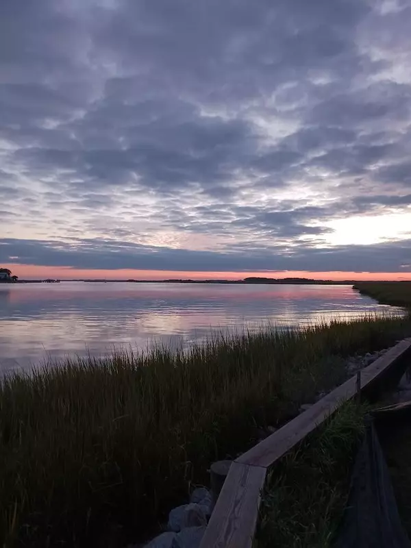 Folly Beach, SC 29439,82 Mariners Cay Dr