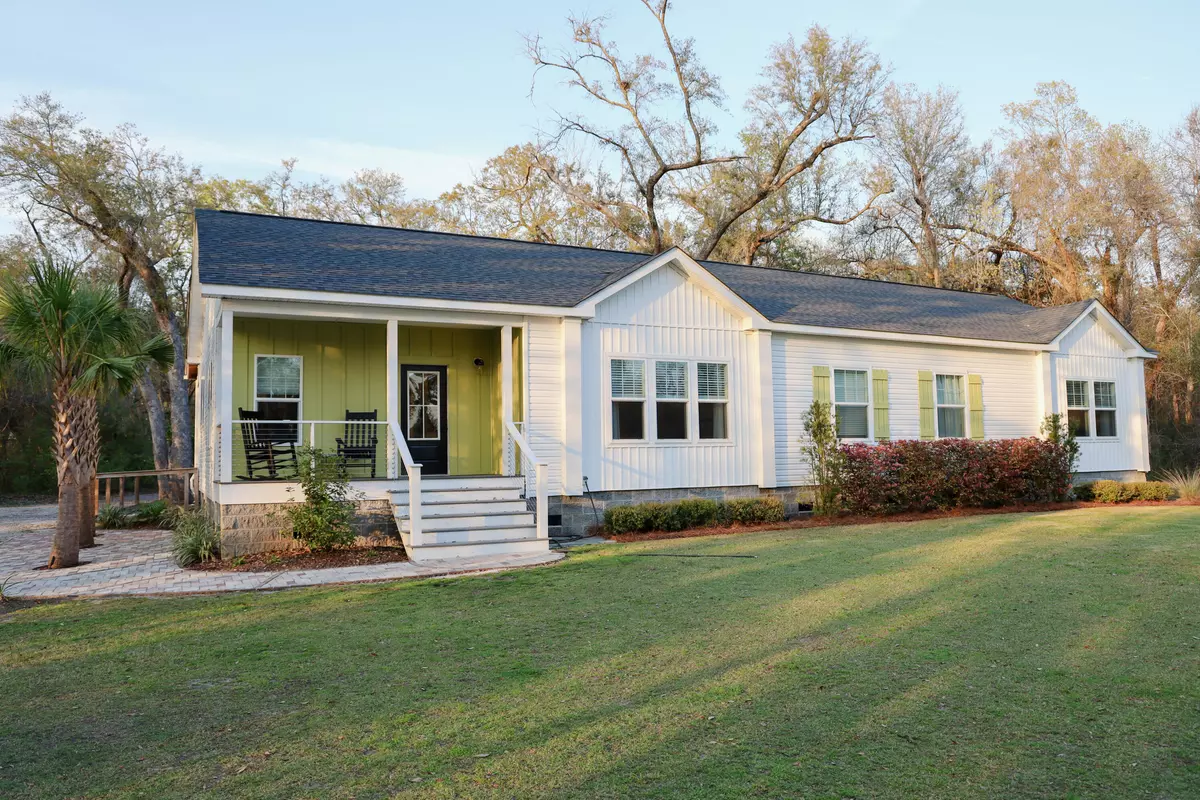 Johns Island, SC 29455,745 Sonny Boy Ln