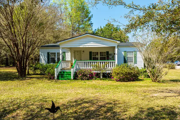 37 Greenfield Ln, Walterboro, SC 29488