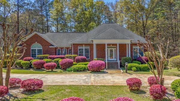 210 Pinewood Dr,  Santee,  SC 29142