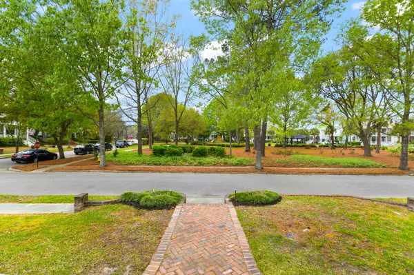 Daniel Island, SC 29492,102 Codner's Ferry St