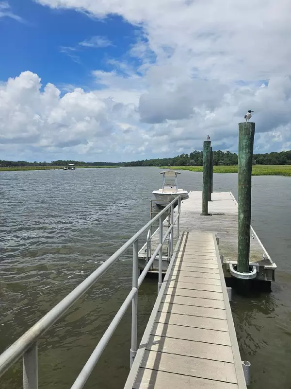 Edisto Island, SC 29438,8243 Chisolm Plantation Rd