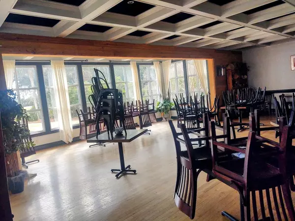 Edisto Beach, SC 29438,21 Fairway Dr