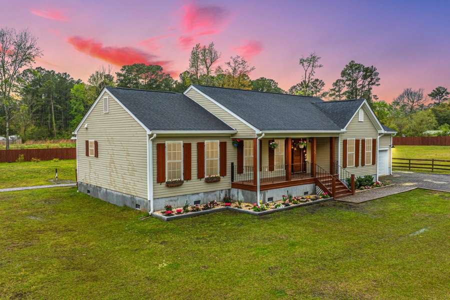 150 Lisenby Dr, Moncks Corner, SC 29461