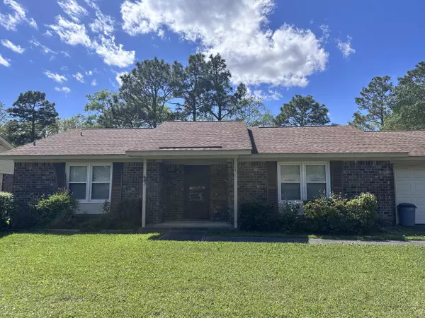 1215 Hampton Dr, Summerville, SC 29486