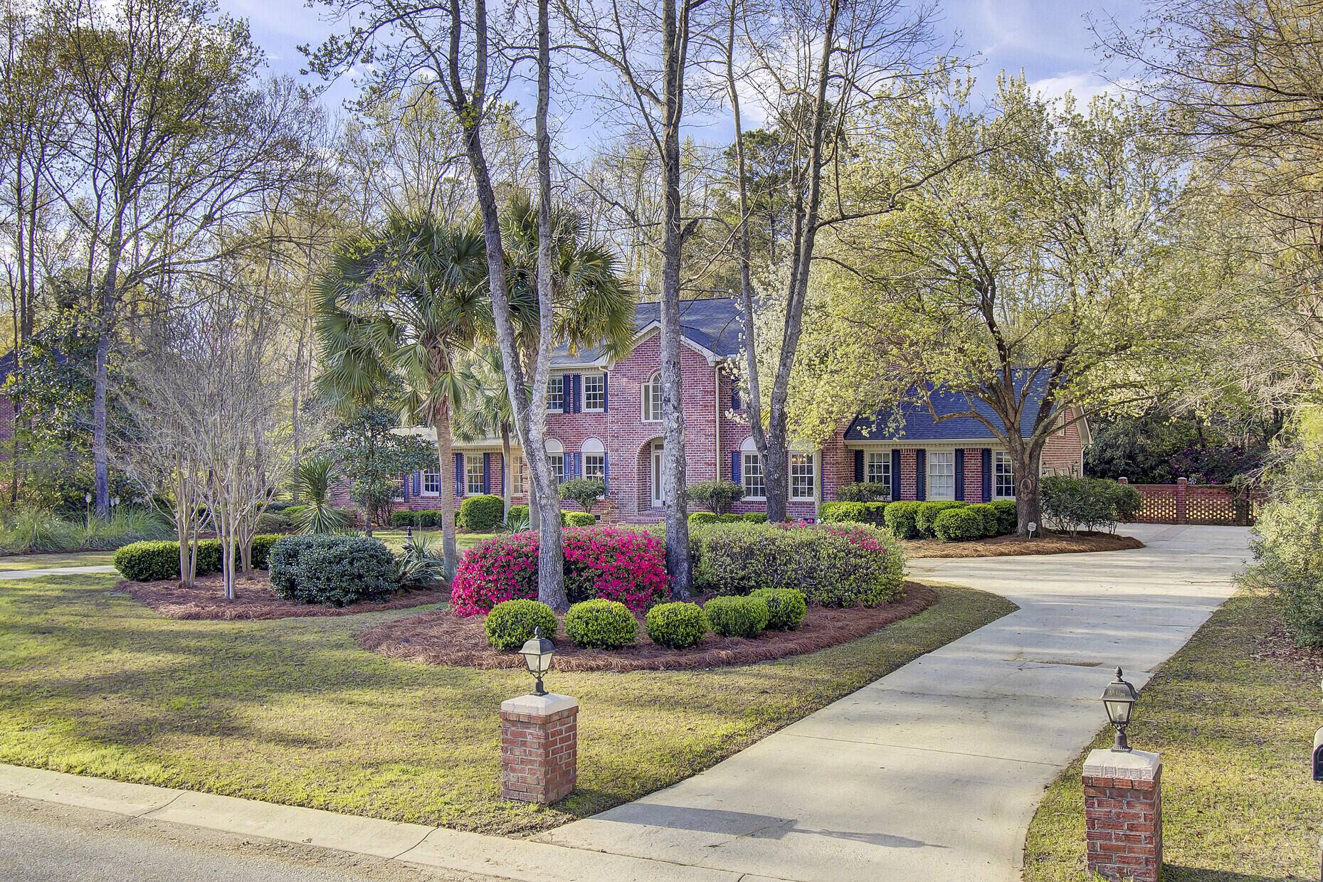 491 Barfield Dr, Summerville, SC 29485