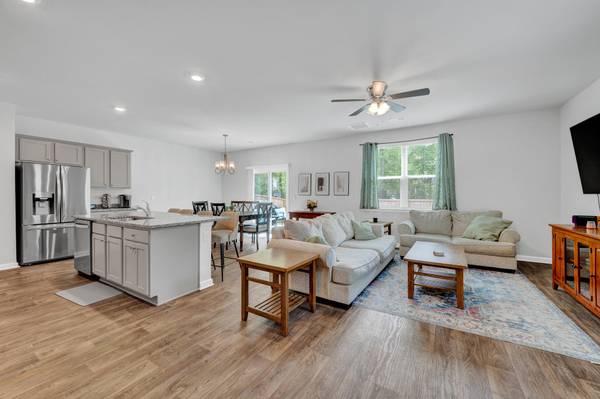 Summerville, SC 29483,112 Valley Row