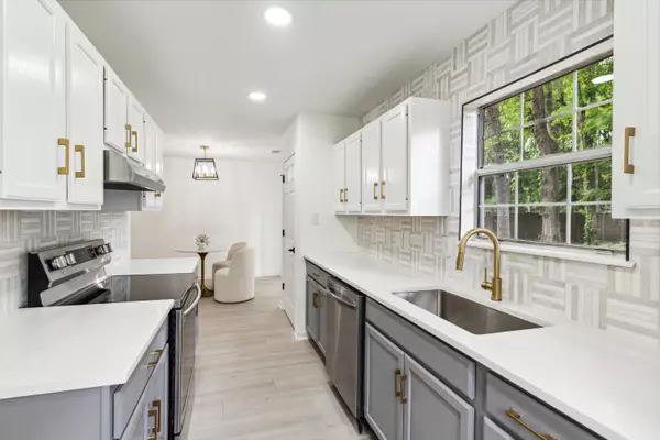 13 Timberleaf Ct, Charleston, SC 29407
