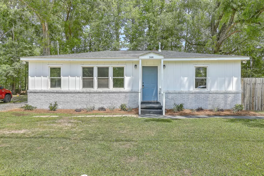 144 Stratton Dr, North Charleston, SC 29420