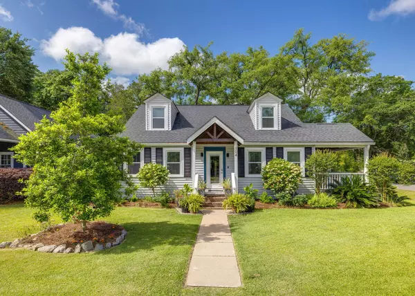 Charleston SC Home for Sale $ 835,000,AgentOwned Realty