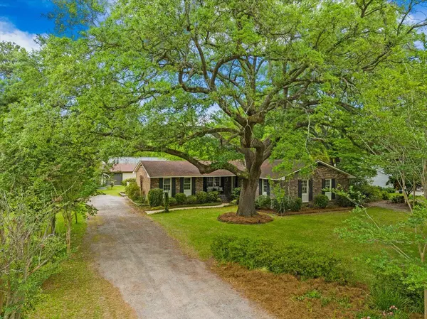 Pinopolis, SC 29469,122 Broughton Hall Rd