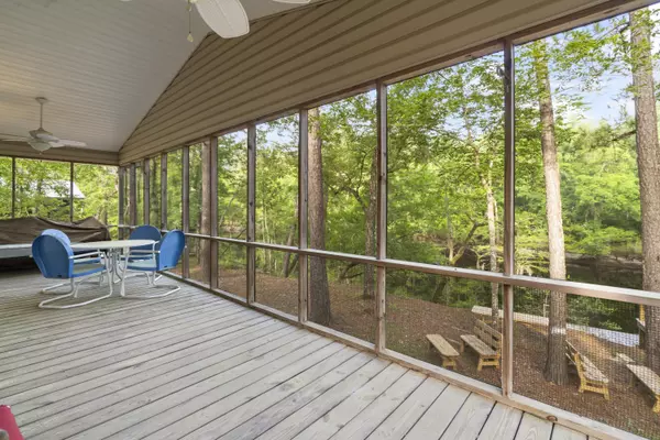 Kingstree, SC 29556,492 Turpentine Rd