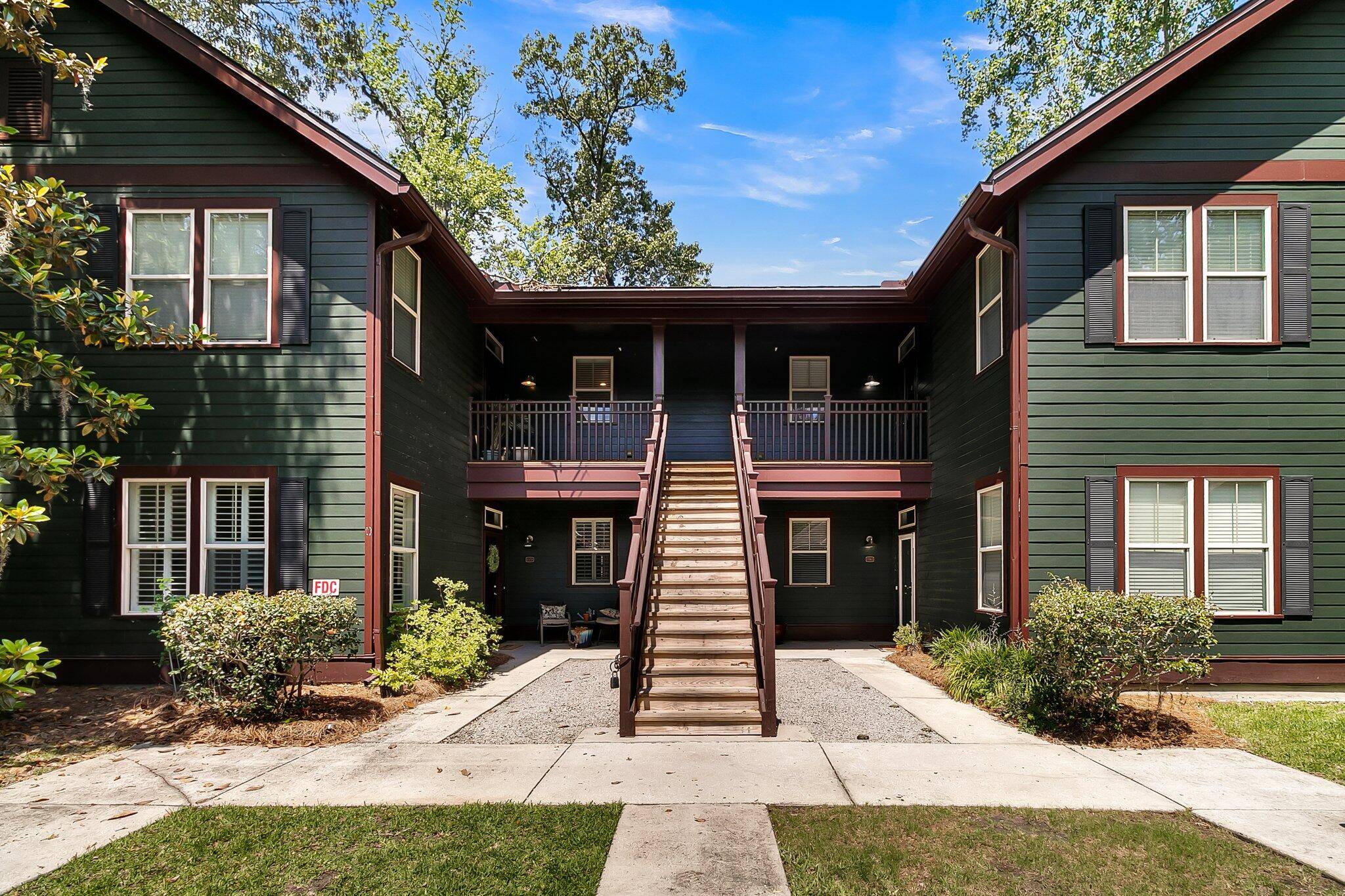 5565 Colonial Chatsworth Cir, North Charleston, SC 29418