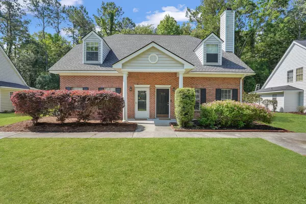 3328 Queensgate Way, Mount Pleasant, SC 29466