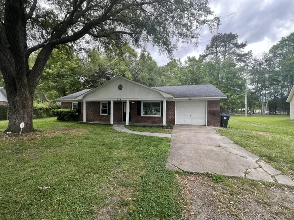 Summerville, SC 29483,104 Dahlia Pl