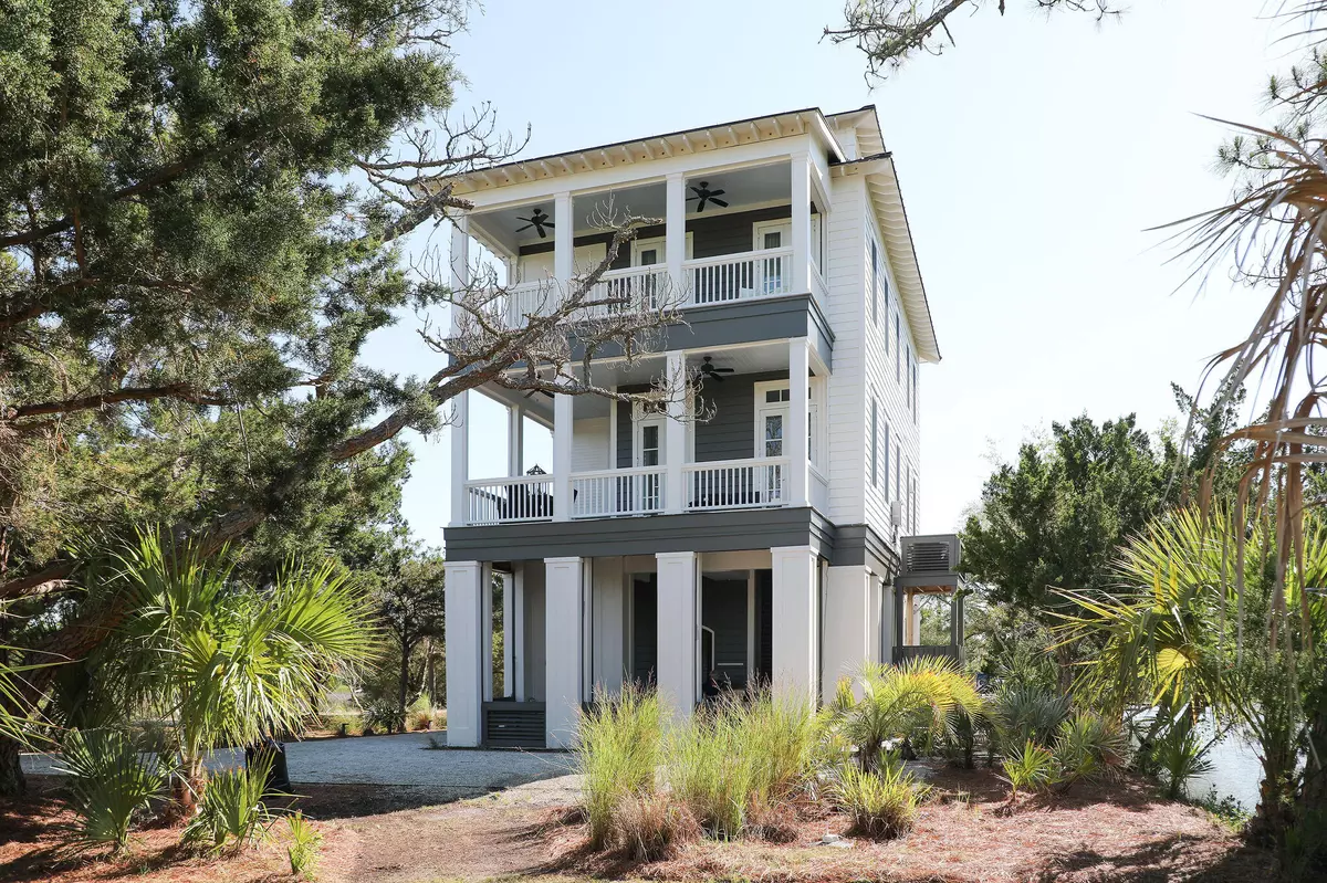 Edisto Island, SC 29438,27 Planters Retreat