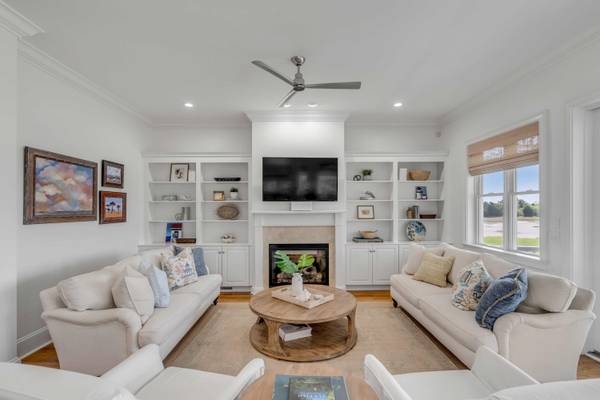 1620 Marsh Harbor Ln Mount Pleasant, SC 29464