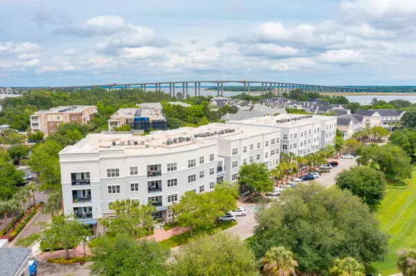 200 River Landing Dr #204b, Charleston, SC 29492