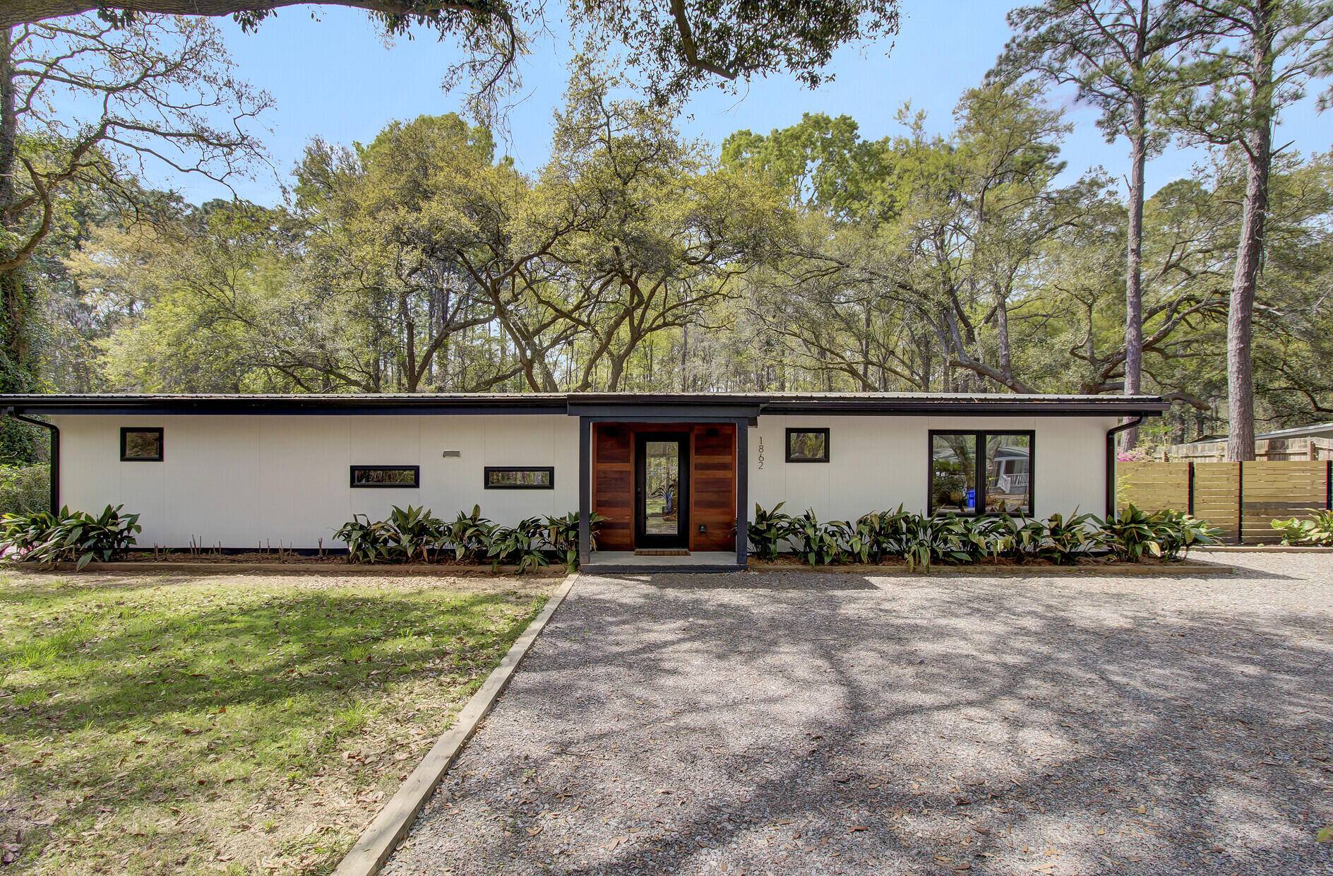Johns Island, SC 29455,1862 Pineland Dr