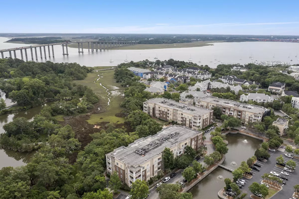 Charleston, SC 29492,200 River Landing Dr #H106