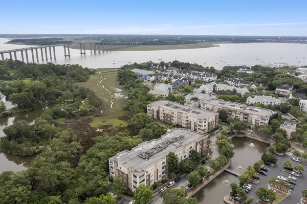 200 River Landing Dr #H106, Charleston, SC 29492
