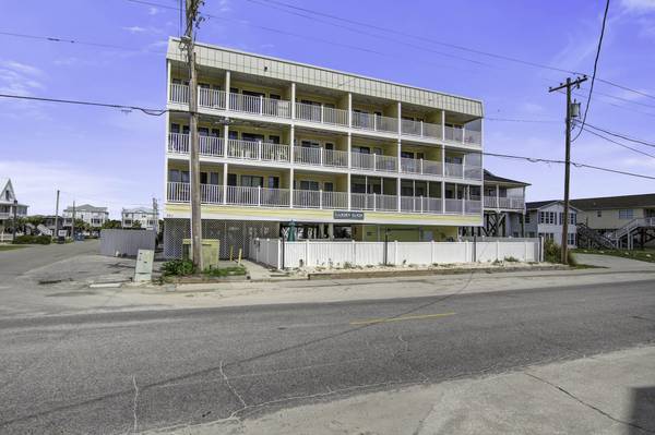 301 N Waccamaw Dr #208, Murrells Inlet, SC 29576