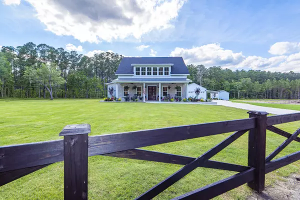 Summerville, SC 29486,131 Fallen Oak Way