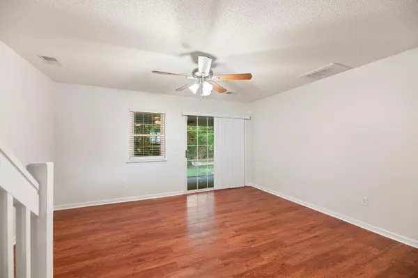 North Charleston, SC 29406,7902 Shadow Oak Dr