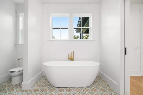 Edisto Island, SC 29438,615 Pompano St